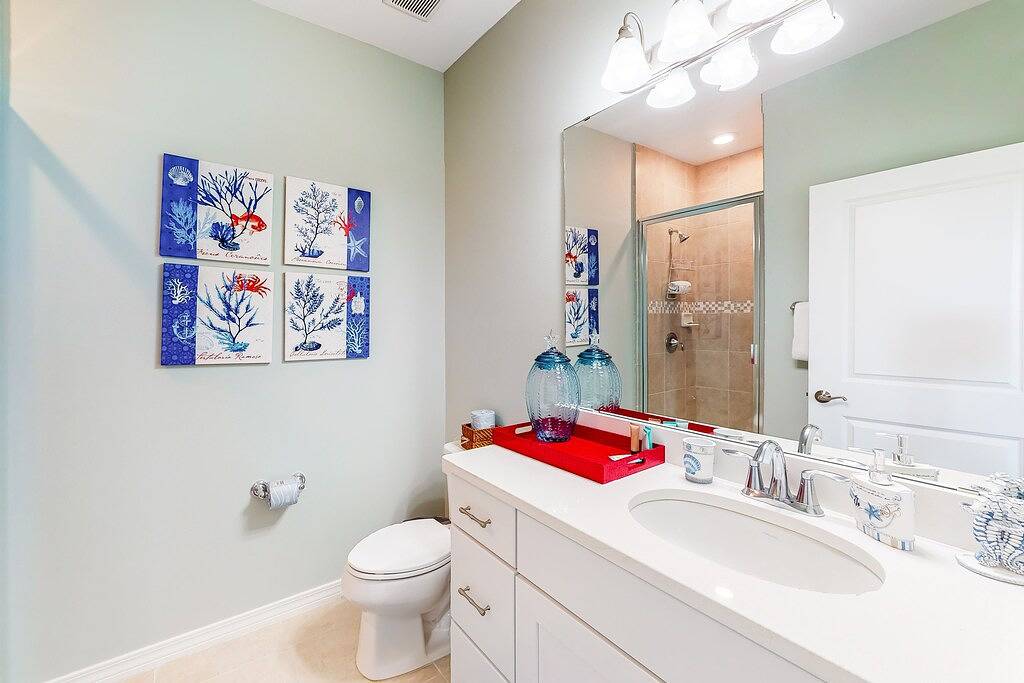 Contemporary Home w/ Shared Pool & Hot Tub, High-Speed Wifi, W/D, & Central Ac in Perdido Key, Escambia County