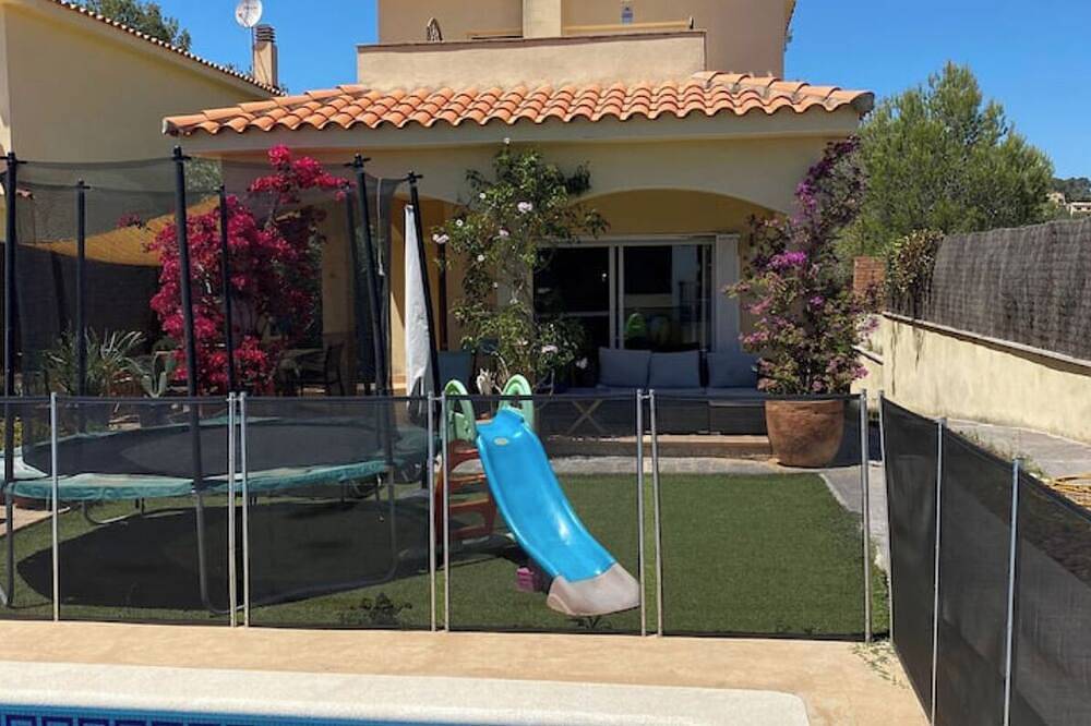 Modern 3 Bedroom Villa with Pool close to Sitges in Olivella, Garraf