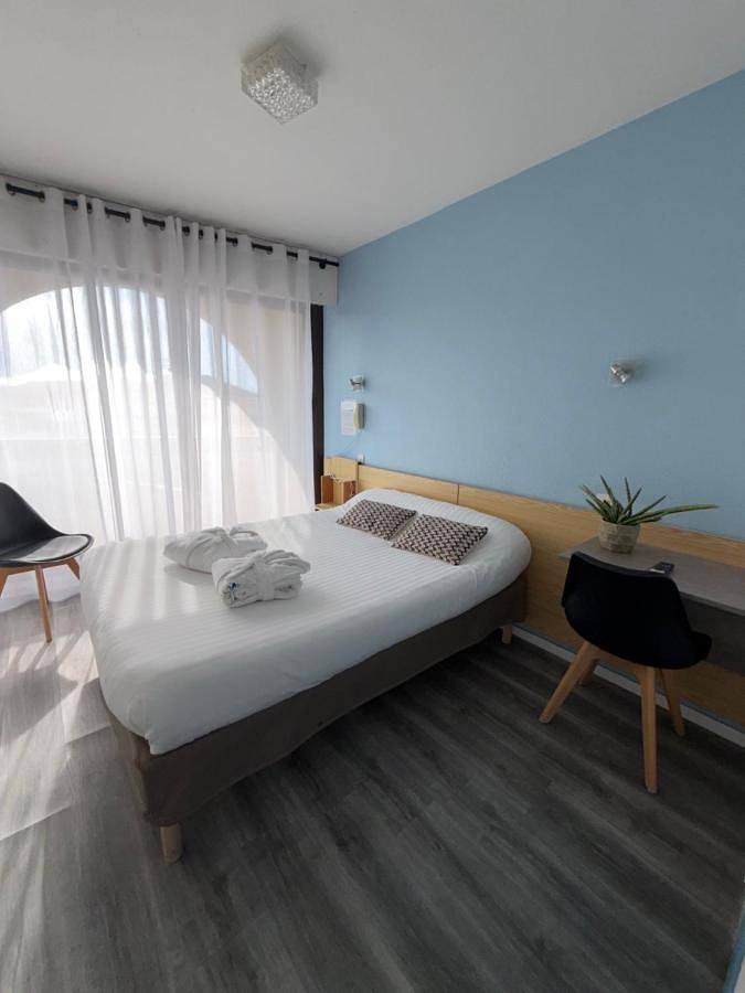 Hôtel pour 2 personnes, avec balcon, animaux acceptés dans Thermes des Arènes - 4