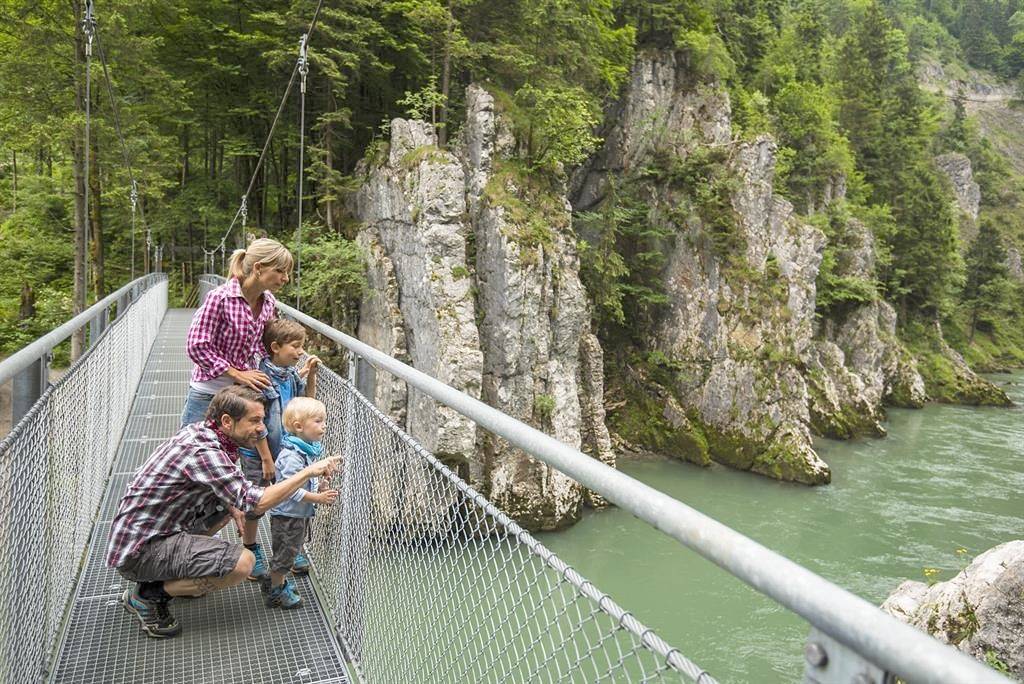 Ganze Ferienwohnung, Doppelzimmer, fl. k/w Wasser, Erdgeschoß/Parterre in Walchsee, Kaisergebirge
