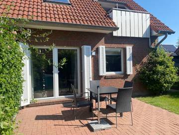 Ferienwohnung für 3 Personen, mit Terrasse und Garten in Carolinensiel