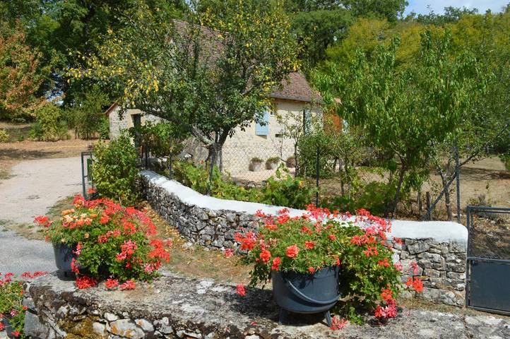 Gîte pour 4 personnes, avec jardin et terrasse à Mayrinhac-Lentour