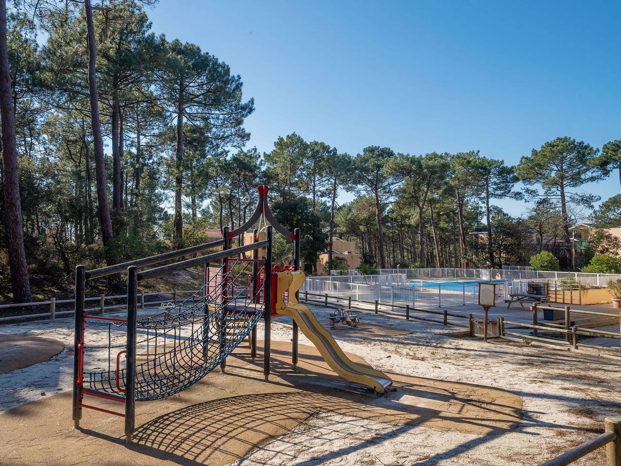 Entire apartment, Les Grands Pins in Carcans, Lesparre-Médoc region