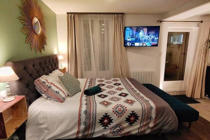 Ganze Wohnung, Your Stopover - Jungle Sauna & Spa in Niort, Niort und Umgebung