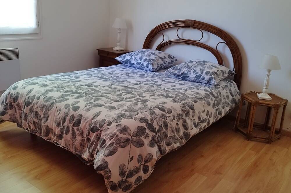 Entire apartment, Quiet house near the lake, ideal for families in Sanguinet, Côte d’Argent