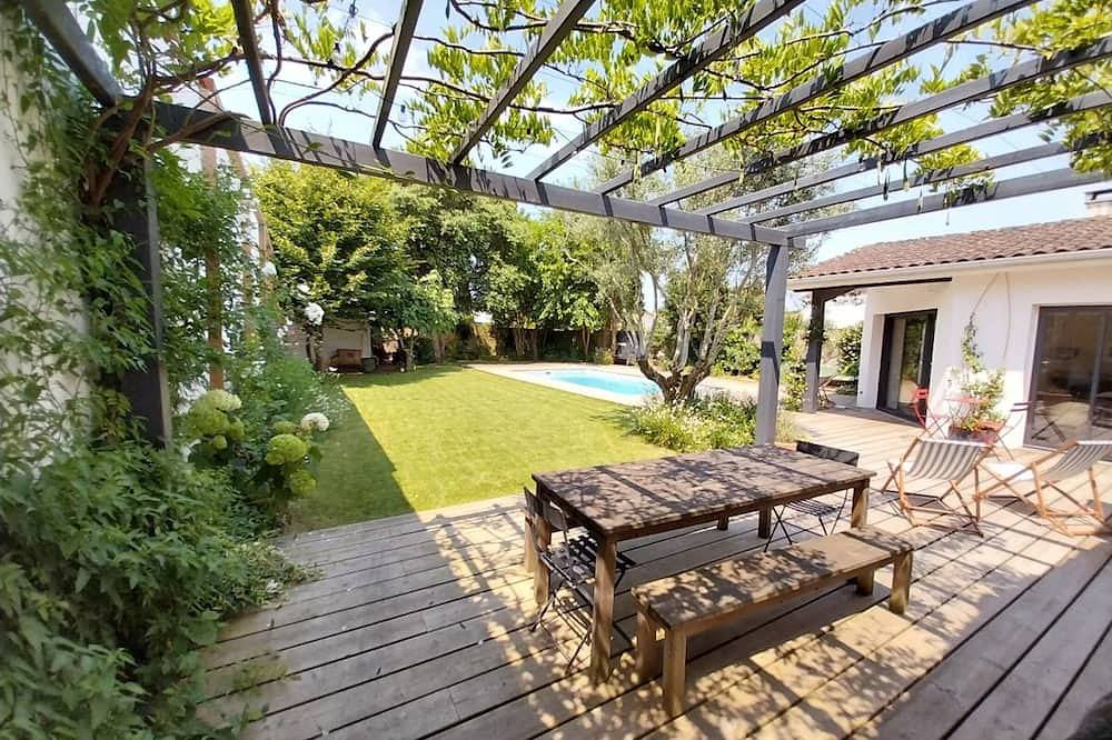 5-bedroom house with pool in Bordeaux. in Caudéran (Bordeaux), Bordeaux