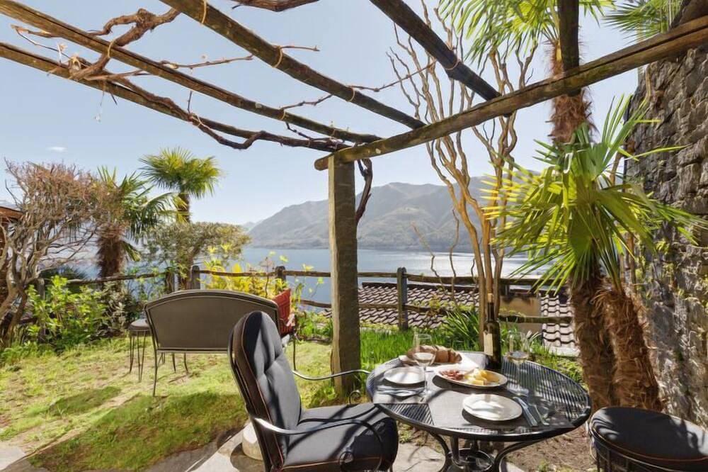 Ganze Wohnung, Vista Isole di Brissago by Interhome in Ronco sopra Ascona, Tessiner Alpen