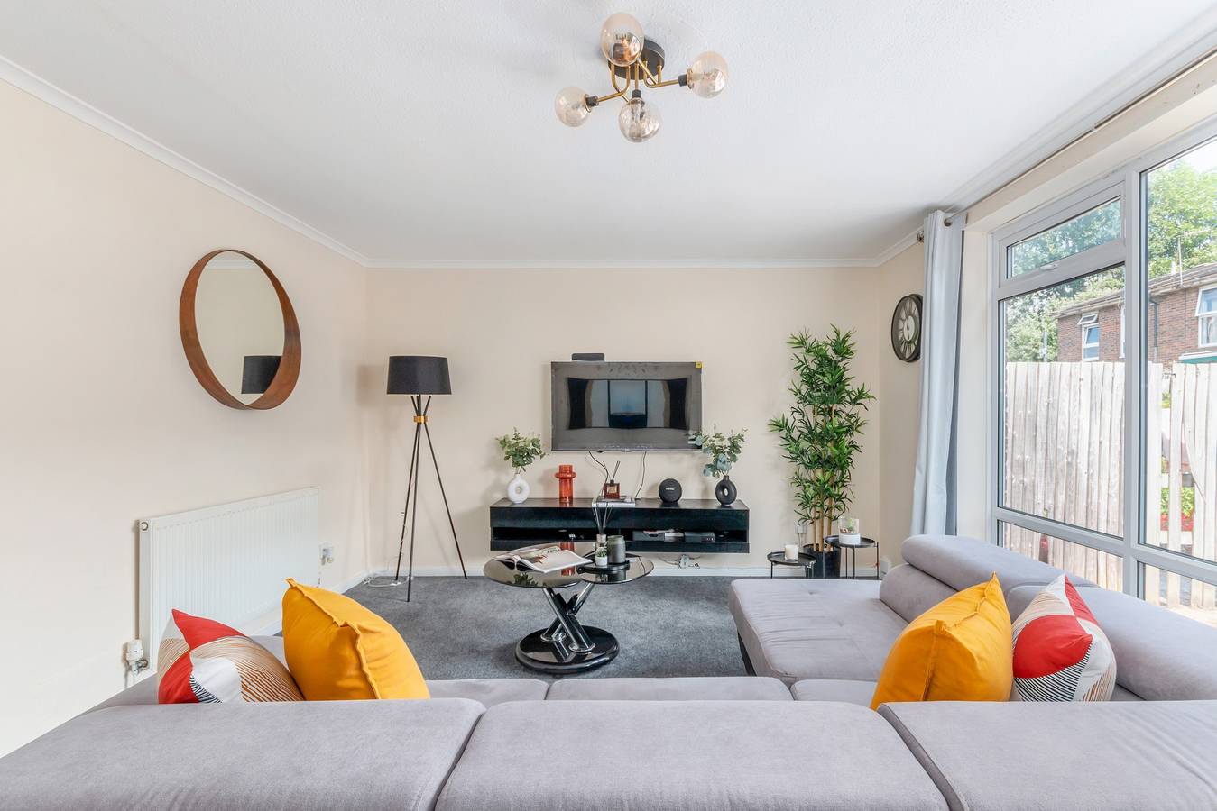 House - Sleeps up to 10 & Free Parking in Greenwich, London