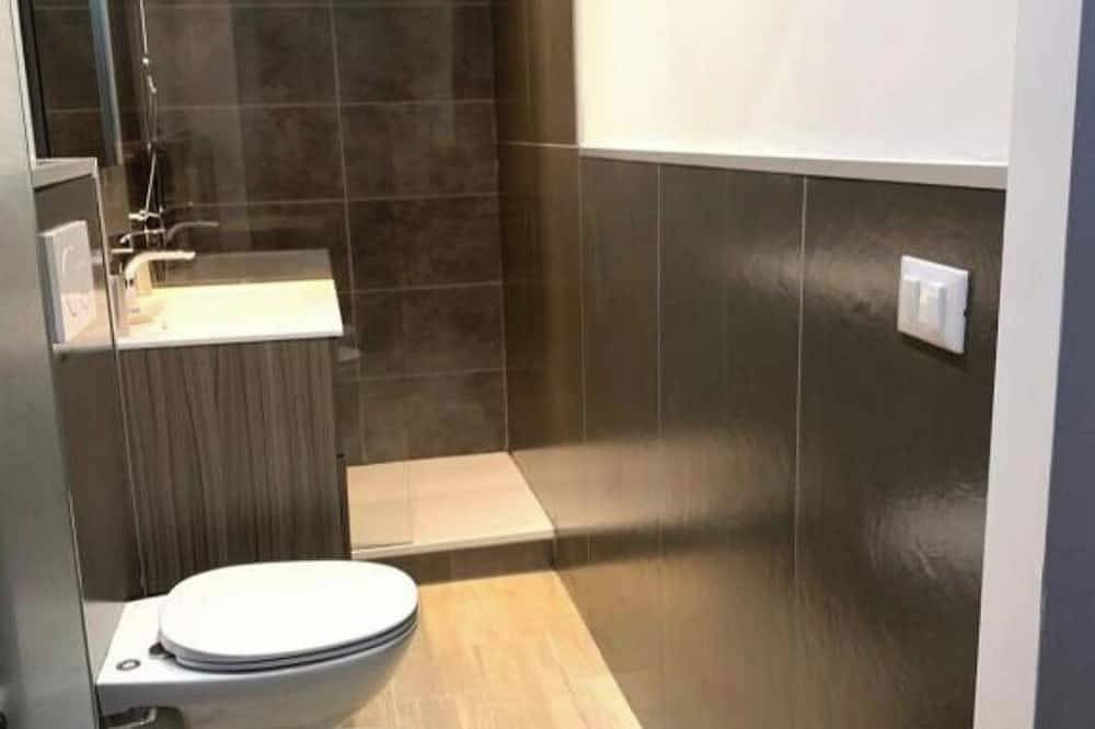 Klemi- Stanza Doppia con Bagno Privato in Trento, Prealpi Gardesane