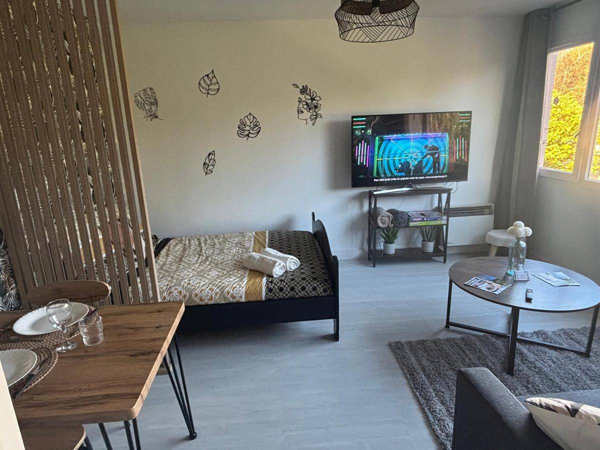Appartement entier, One-Bedroom Apartment in Valognes, Côte de la Déroute