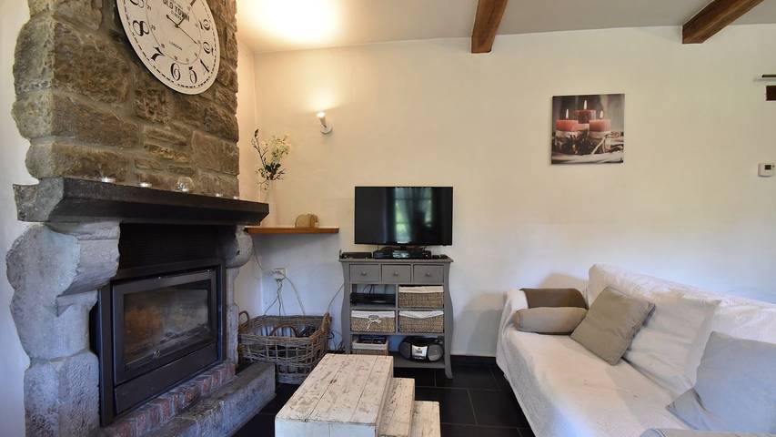 Gîte pour 3 personnes, avec jardin ainsi que terrasse et jacuzzi à Clavier