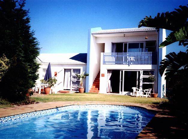 Blue Mountain Guest House in Bloubergstrand, Cape Town