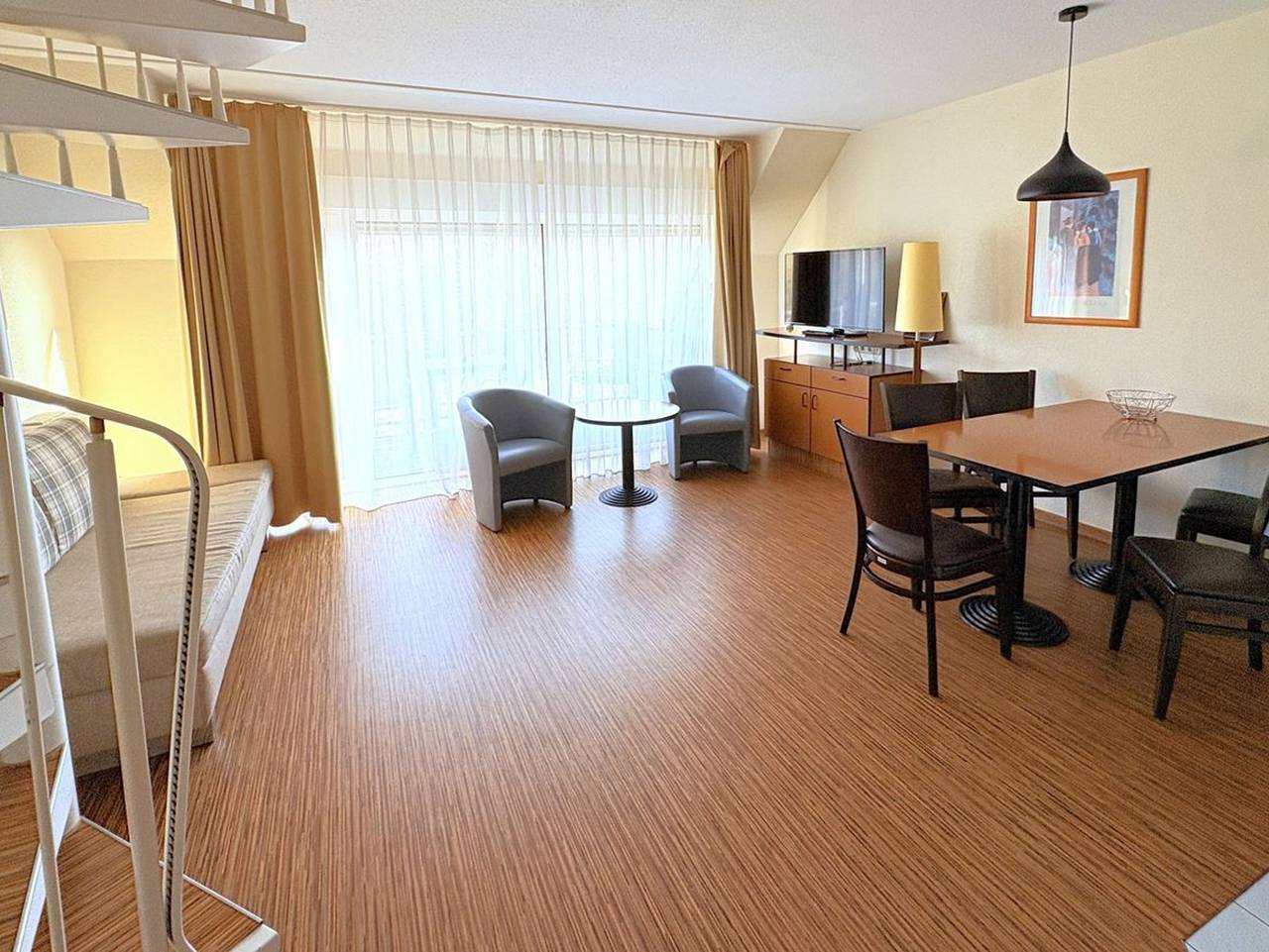 Ganze Ferienwohnung, Boddenhof Apartment 52 - Balkon, hundefreundlich - Ferienwohnung 52 – Idyllisches Apartment für 5 mit zwei Schlafbereichen & Wlan in Buschvitz, Bergen auf Rügen und Umgebung