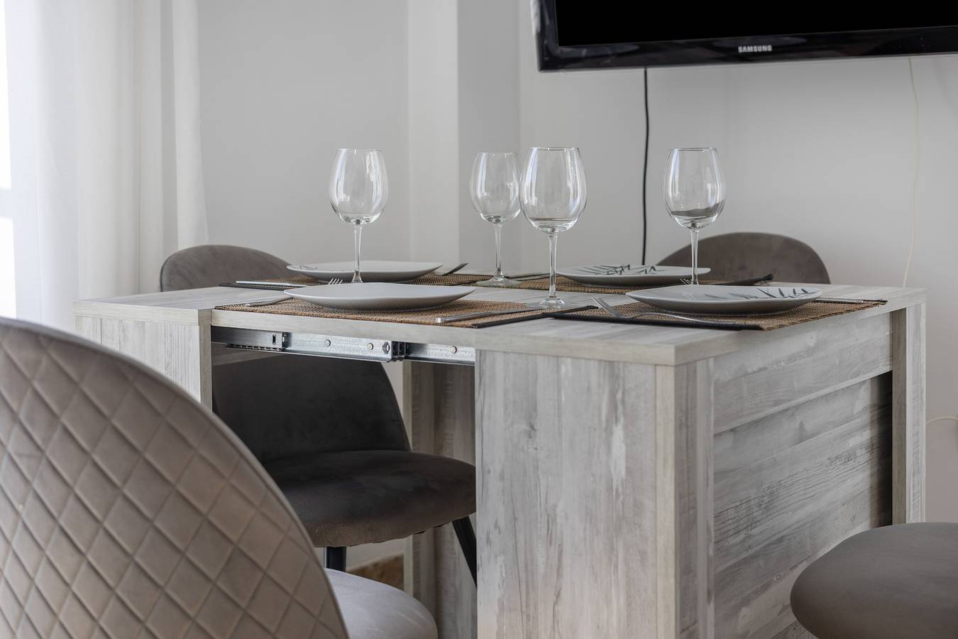 Apartamento entero, Apartamento 'Apartamento Los Jardines' con piscina compartida, Wi-Fi y aire acondicionado. in El Puerto de Santa María, Costa de la Luz