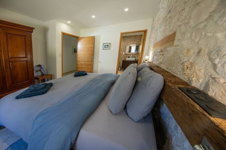 Gîte pour 4 personnes, avec jardin ainsi que terrasse et piscine à Saint-Georges - 3