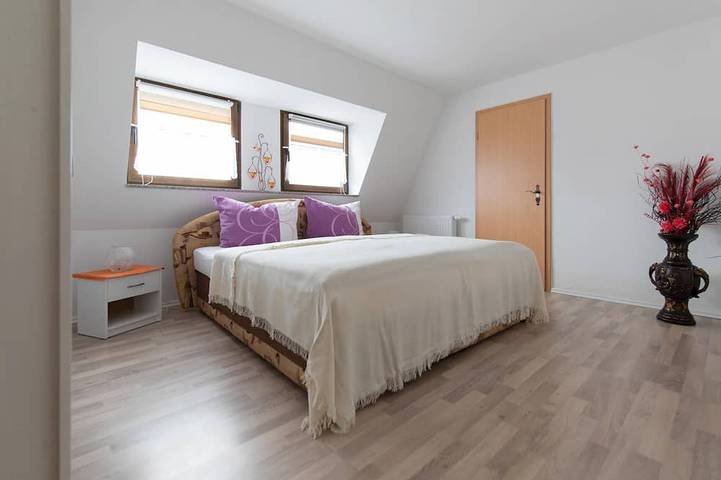 Ferienwohnung für 4 Personen, mit Balkon und Garten sowie Pool in Bad Schlema - 2