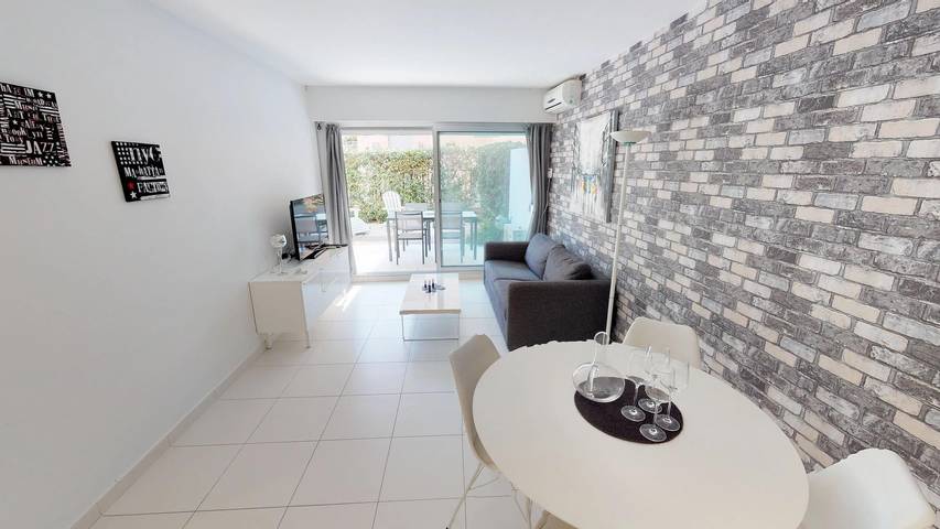 Appartement de vacances pour 4 personnes, avec piscine ainsi que balcon/terrasse et terrasse dans les Alpes maritimes - 4