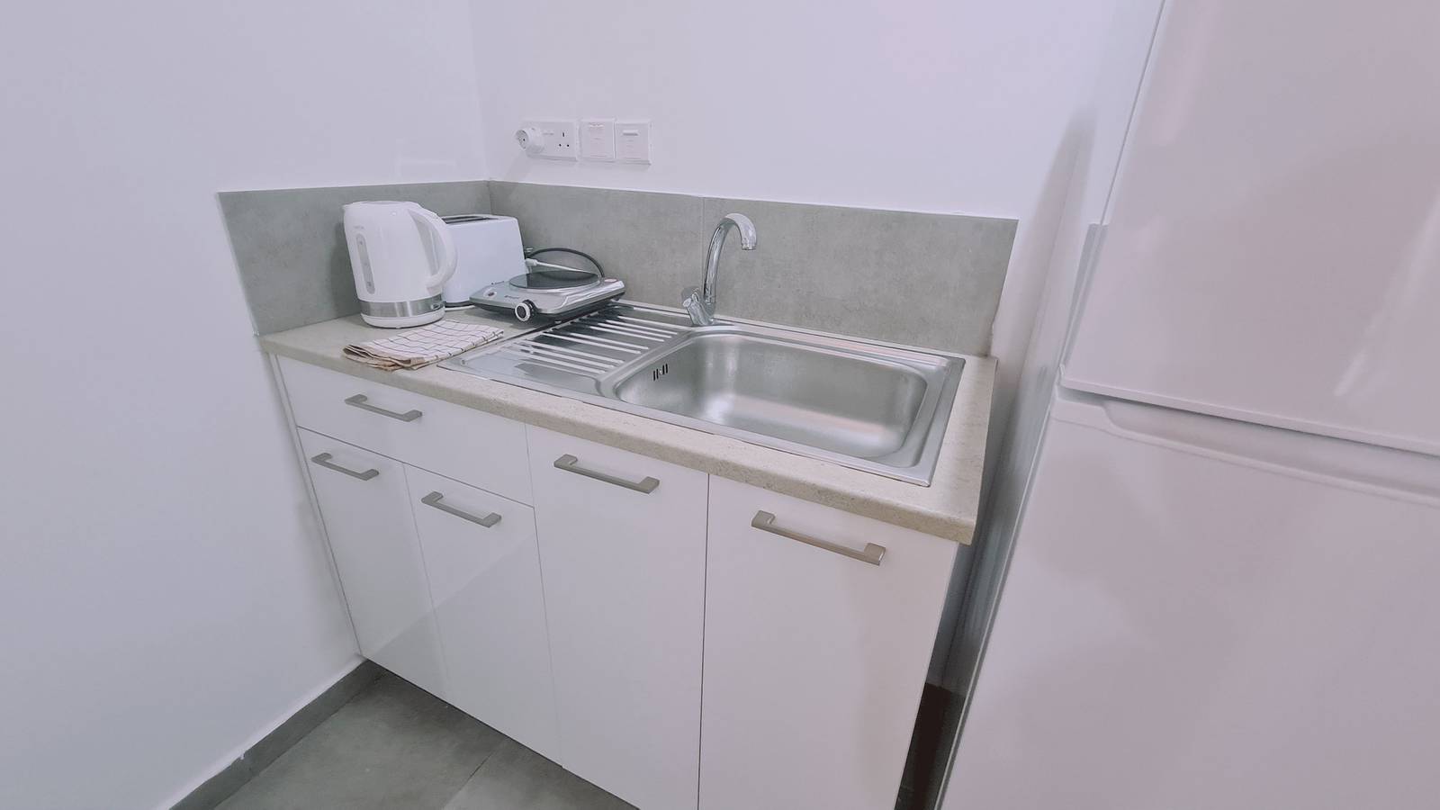 Gehele studio, 100 An - Napa Living 16 in Ayia Napa, Zuid Cyprus