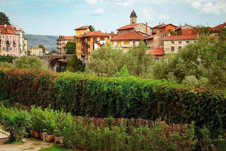 Gîte pour 3 personnes, avec jardin à Ivrea (Italie)