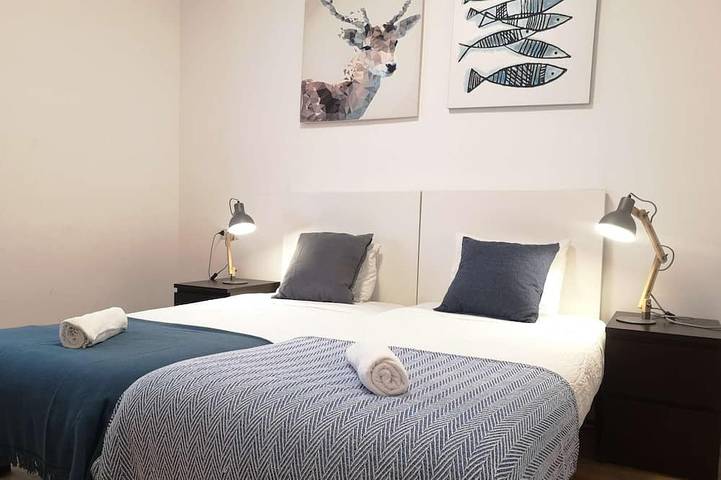 Entire apartment, Apartamento amplio, a pie de la playa La Concha in Kontxa hondartza - Playa de la Concha (San Sebastian), San Sebastian