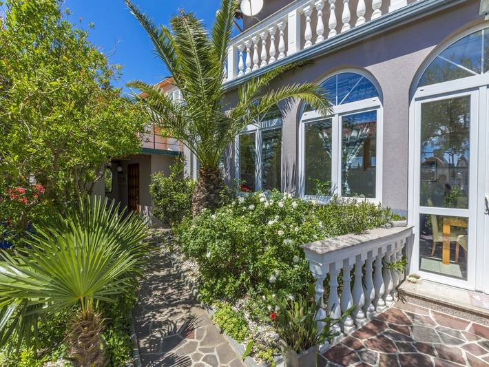 Villa für 12 Personen, mit Kinderpool und Pool sowie Garten, mit Haustier in Crikvenica - 3