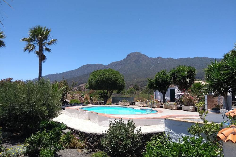 Ganze Wohnung, Pretty apartment with sun terrace in the subtropical garden with Wifi and pool in El Paso, La Palma Süd
