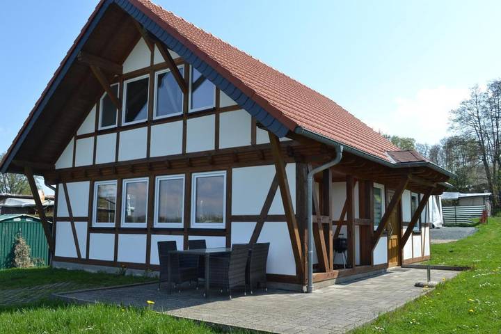 Ferienhaus für 4 Personen, mit Terrasse und Garten in Driedorf