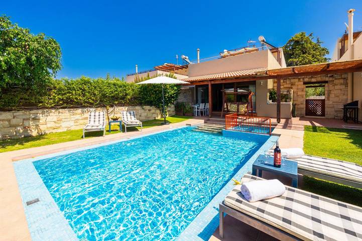 Villa pour 4 personnes, avec jardin ainsi que bassin pour enfant et terrasse - 1