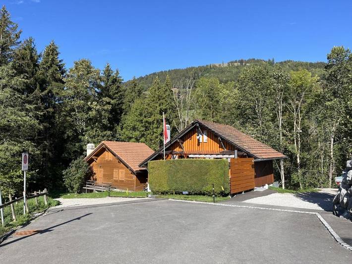 Chalet für 4 Personen, mit Balkon und Terrasse sowie Ausblick in Charmey