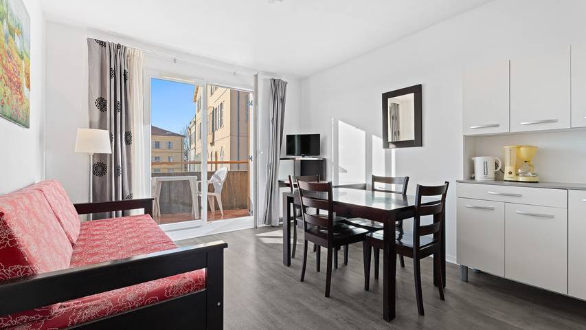 Ferienwohnung für 4 Personen, mit Balkon und Pool - 1