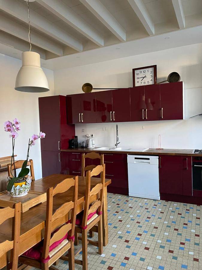 Location de vacances pour 6 personnes, avec piscine ainsi que terrasse et vue à Saint-Philippe-d'Aiguille - 2