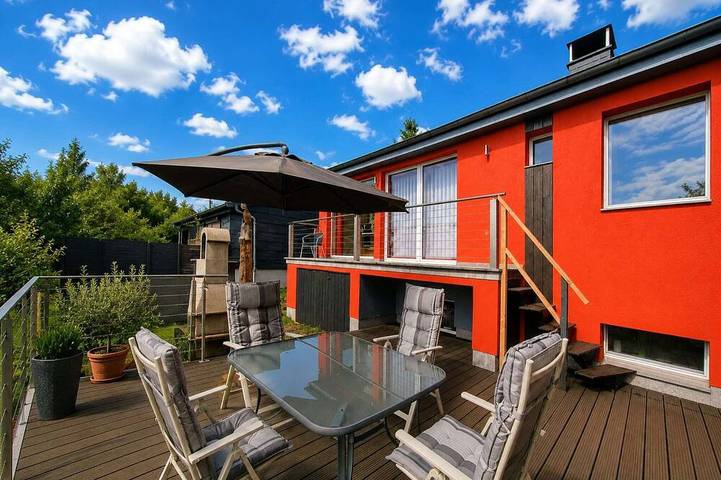 Ferienhaus für 4 Personen, mit Balkon und Whirlpool sowie Garten in Masserberg