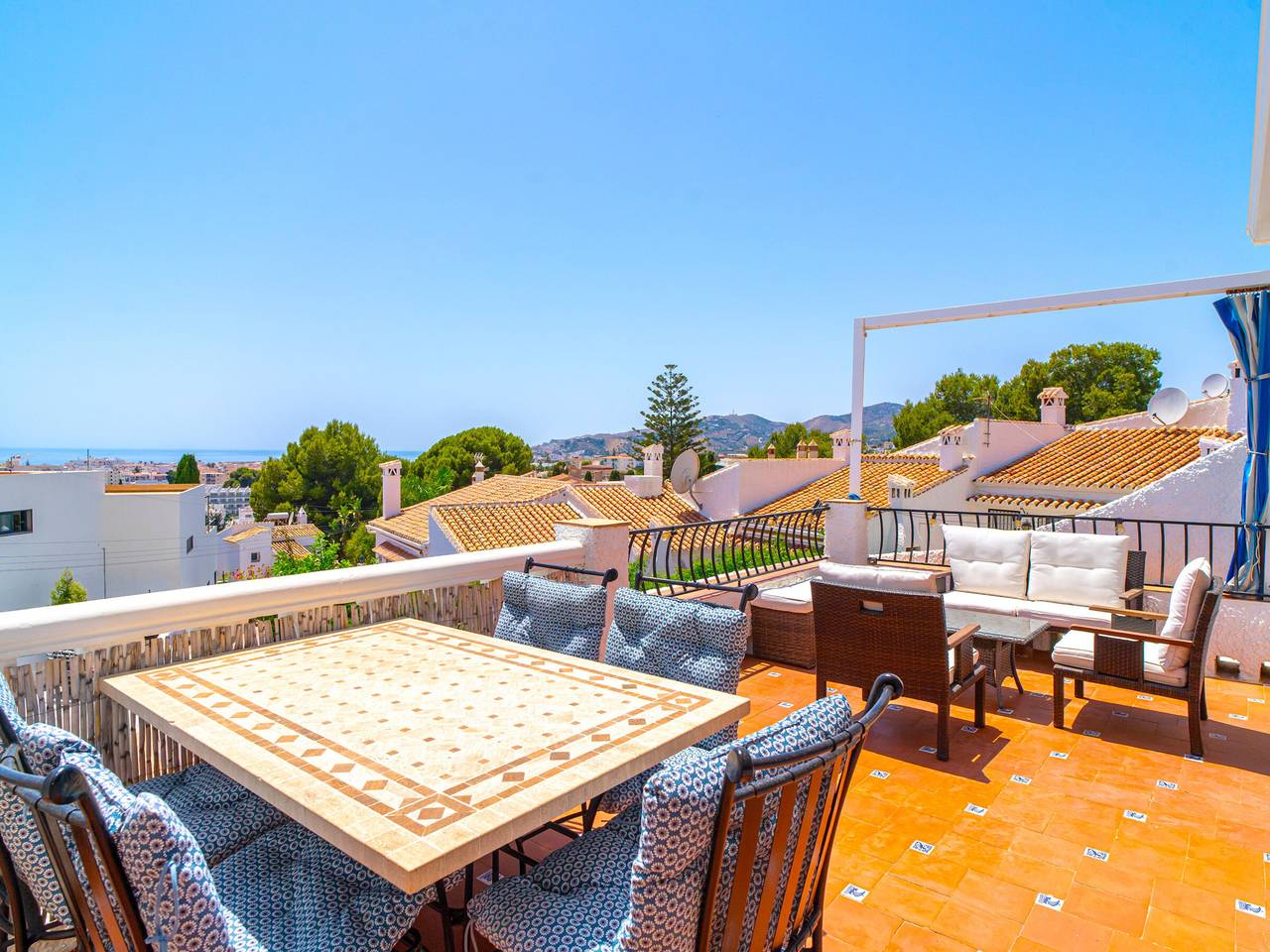 Maison 2 chambres à Nerja avec piscine privée, terrasse et climatisation in Playa de Burriana, Nerja
