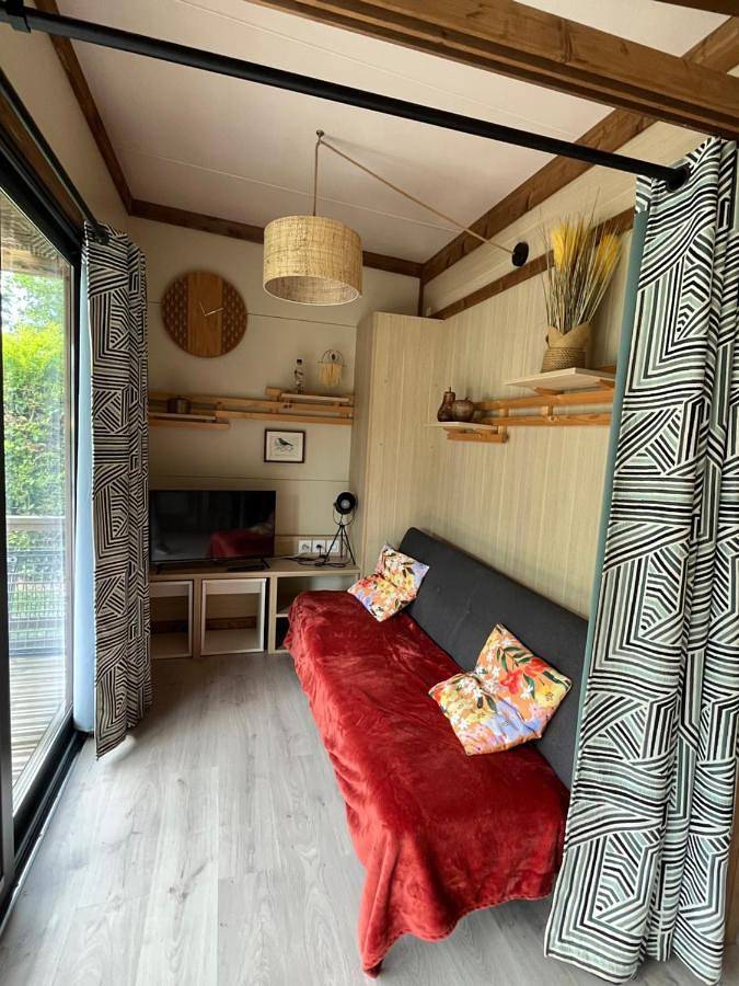 Chalet panoramique avec vue sur étang in Bec-de-Mortagne, Région du Havre