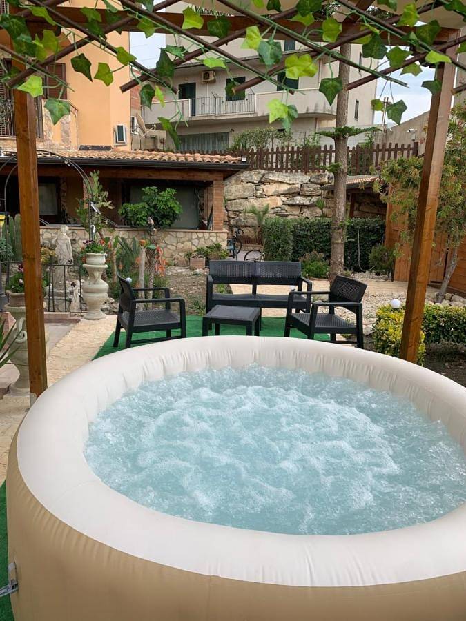Appartamento per 4 persone, con Idromassaggio e Terrazza nonché Giardino e Piscina a Siculiana