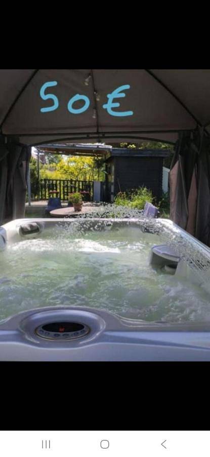 Tente pour 2 personnes, avec jardin ainsi que jacuzzi et terrasse dans Hauts-de-France - 2