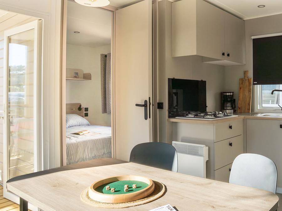 Camping La Plage de Riez   - Mobilhome 4 personnes - Mobil-home Playa Tv Plancha - 2 chambres - 4 personnes in Saint-Hilaire-de-Riez, Vendée