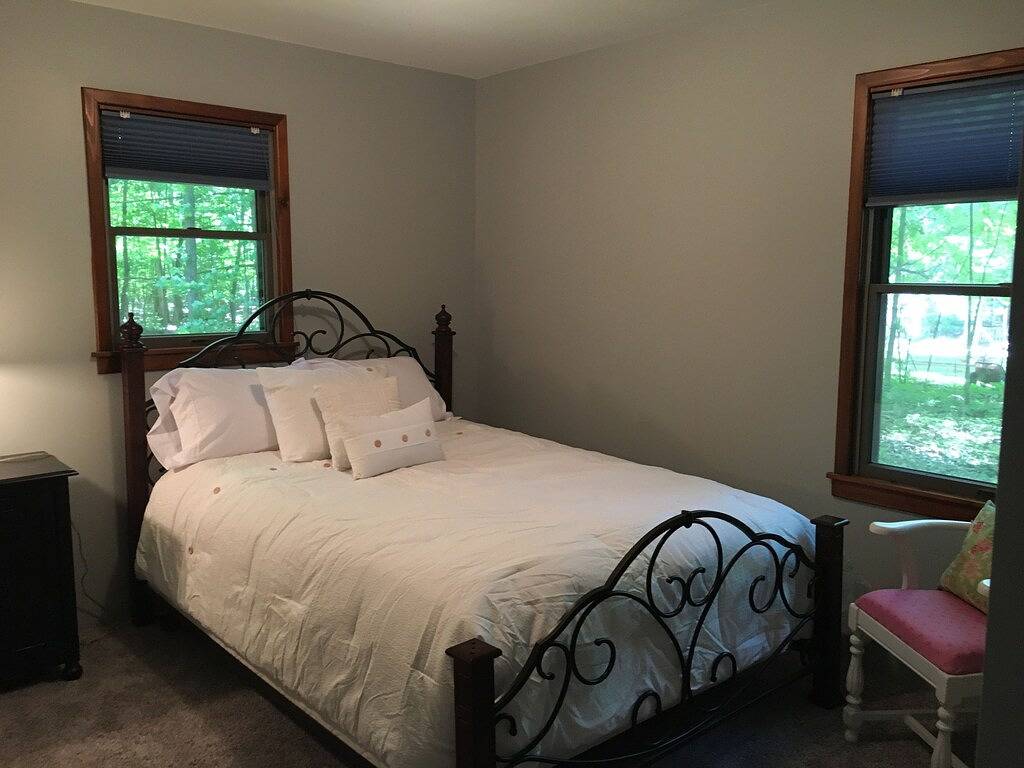 Nebensaison 4-6 Mo. Oktober bis Mai ~ Hundefreundlich ~ $ 1300. mo enthält Dienstprogramme! in Macatawa, Allegan County