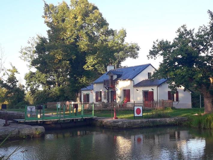 Location de vacances pour 2 personnes, avec terrasse ainsi que jardin et vue, animaux acceptés à Nort-sur-Erdre - 4