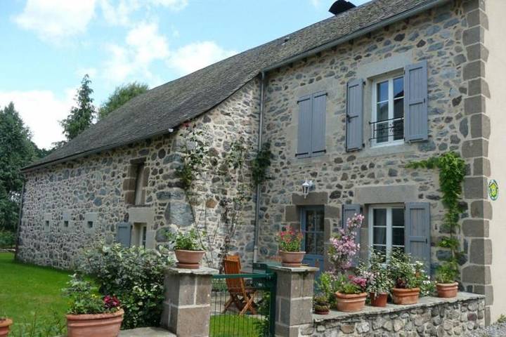 Location de vacances pour 6 personnes, avec jardin à Saignes - 3