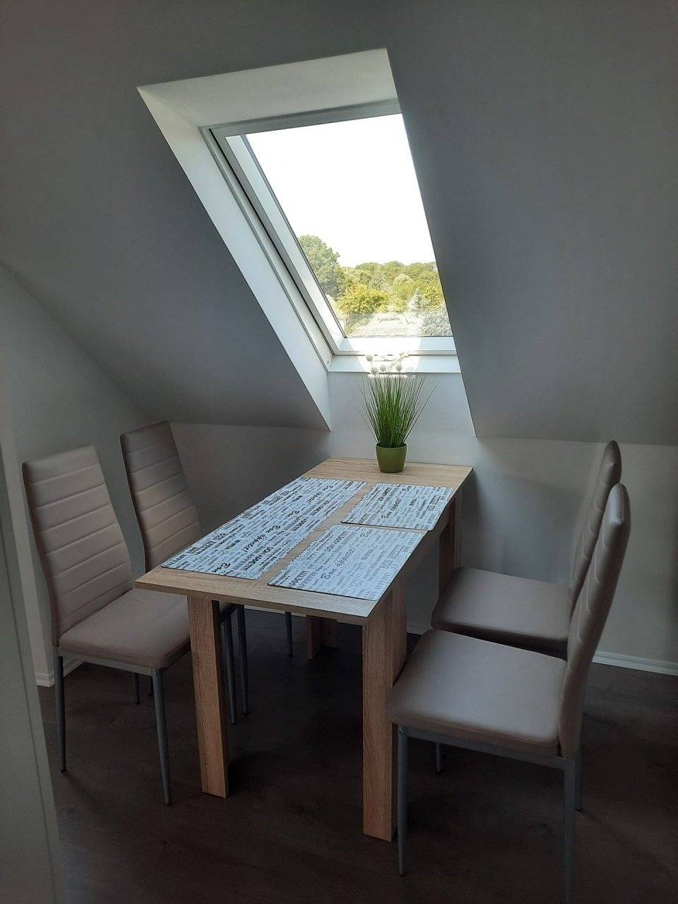 Ganze Ferienwohnung, Villa Mariensiel 2.Og li in Sande, Südliche Nordseeküste