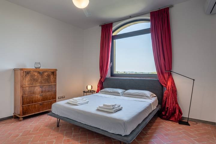 Appartamento intero, Appartamento 'Terrazza Su San Miniato' con terrazza privata, Wi-Fi e aria condizionata in San Miniato, Pisa e dintorni