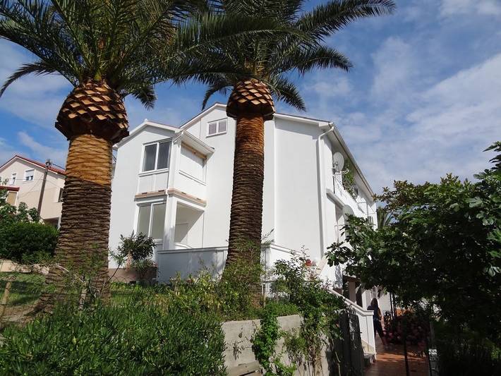 Ferienwohnung für 4 Personen, mit Balkon/Terrasse in Banjol - 3