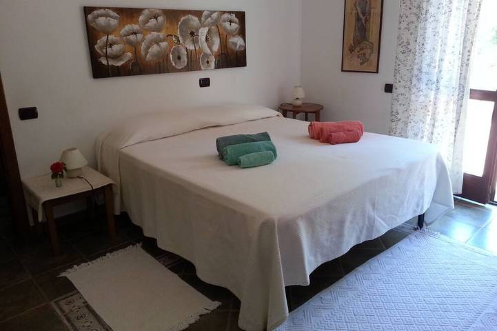 Villa Gilda, Indipendent house, swimming pool and big garden private in Pula Cagliari, Pula e dintorni
