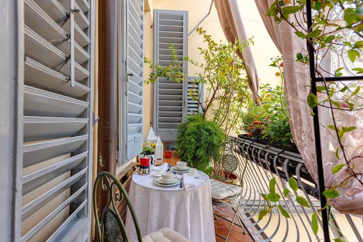 Geheel appartement, Appartement "Romantic Suite Home" met Balkon & Wifi in Florence city center, Florence