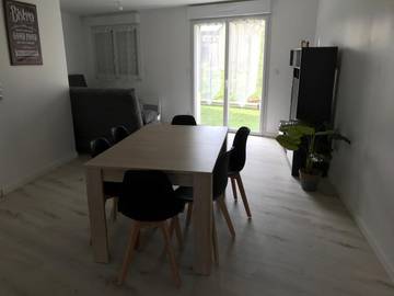 Gîte pour 6 personnes, avec terrasse et jardin, animaux acceptés à Savigné-l'Évêque
