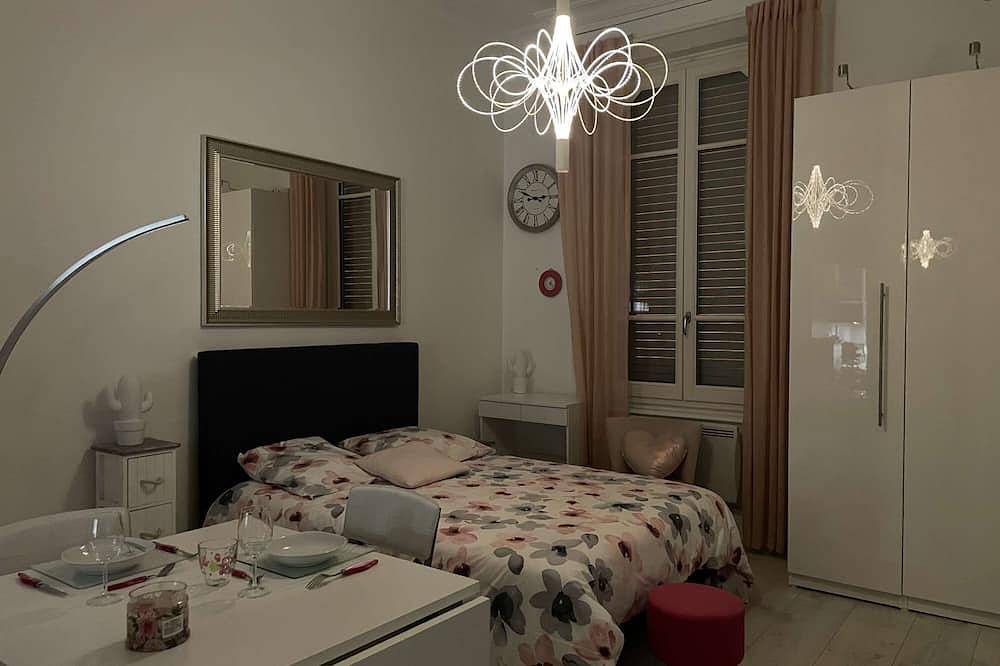 Apartamento entero, Douceur Pastel ★Studio ★Wifi in Châtelguyon, Parque Natural Regional Volcans d'Auvergne