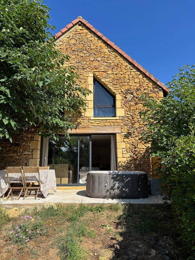 Location de vacances pour 4 personnes, avec jacuzzi et terrasse à Nabirat - 3