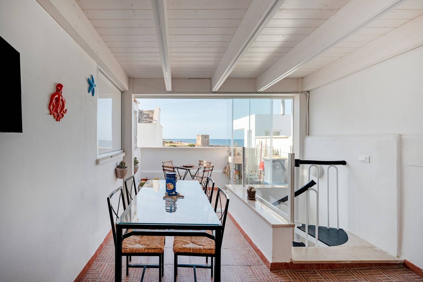 Entire apartment, Apartment 'La Veranda' with Sea View, Wi-Fi and Air Conditioning in Polignano a Mare, Bari Province