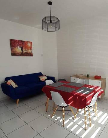 Gîte pour 4 personnes, avec jardin à Revin